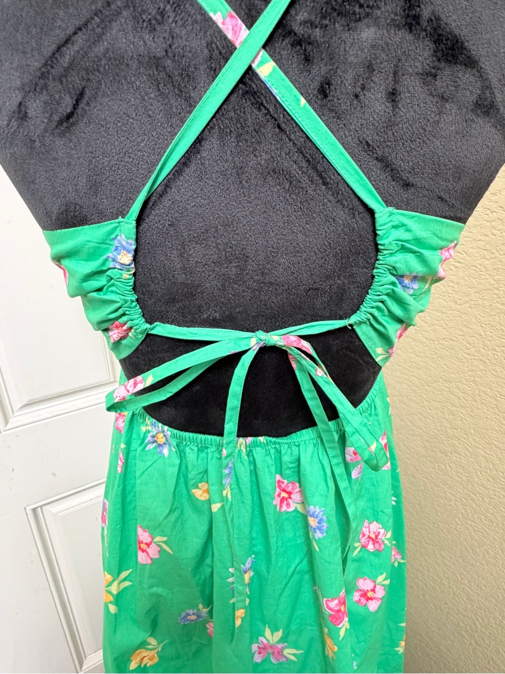 Green Floral Spaghetti-Strap Maxi Dress - Picture 5 of 11
